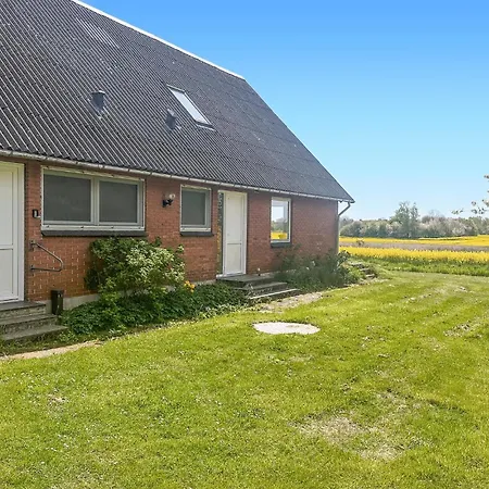 Prázdninový dům In Aakirkeby With Wifi *